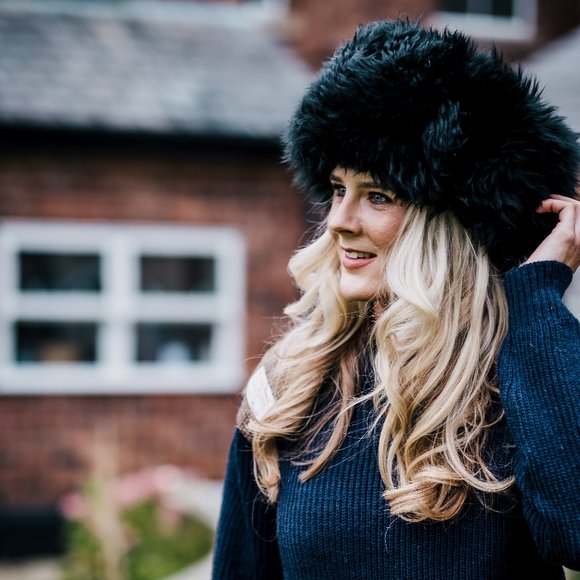 New Sheepskin Shearling Pouf Hat Black Cream Made in England - Picture 5 of 10